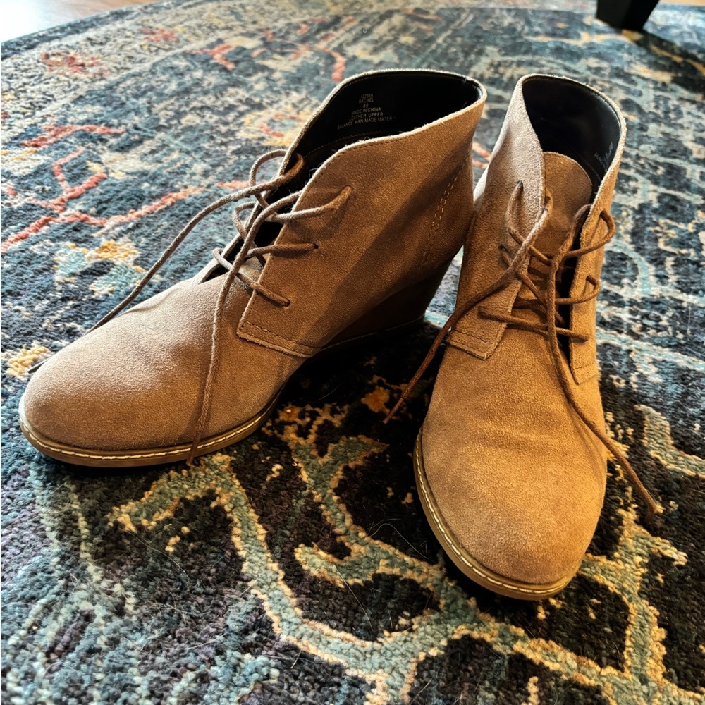 Bjorndal Women's Mushroom Suede Ankle Booties